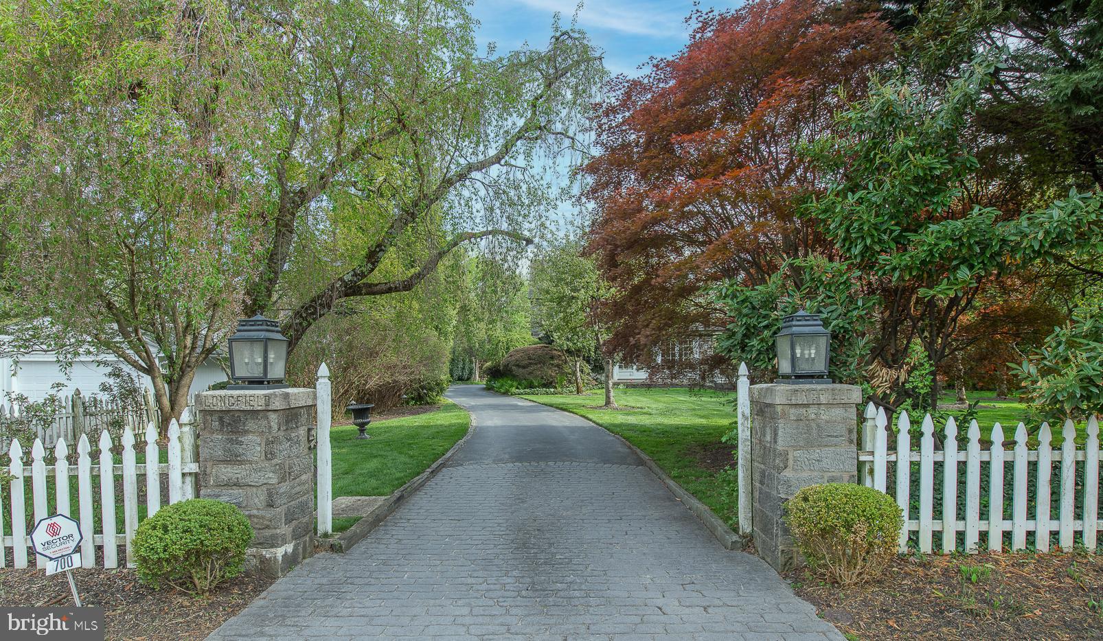 700 HAZELHURST AVENUE