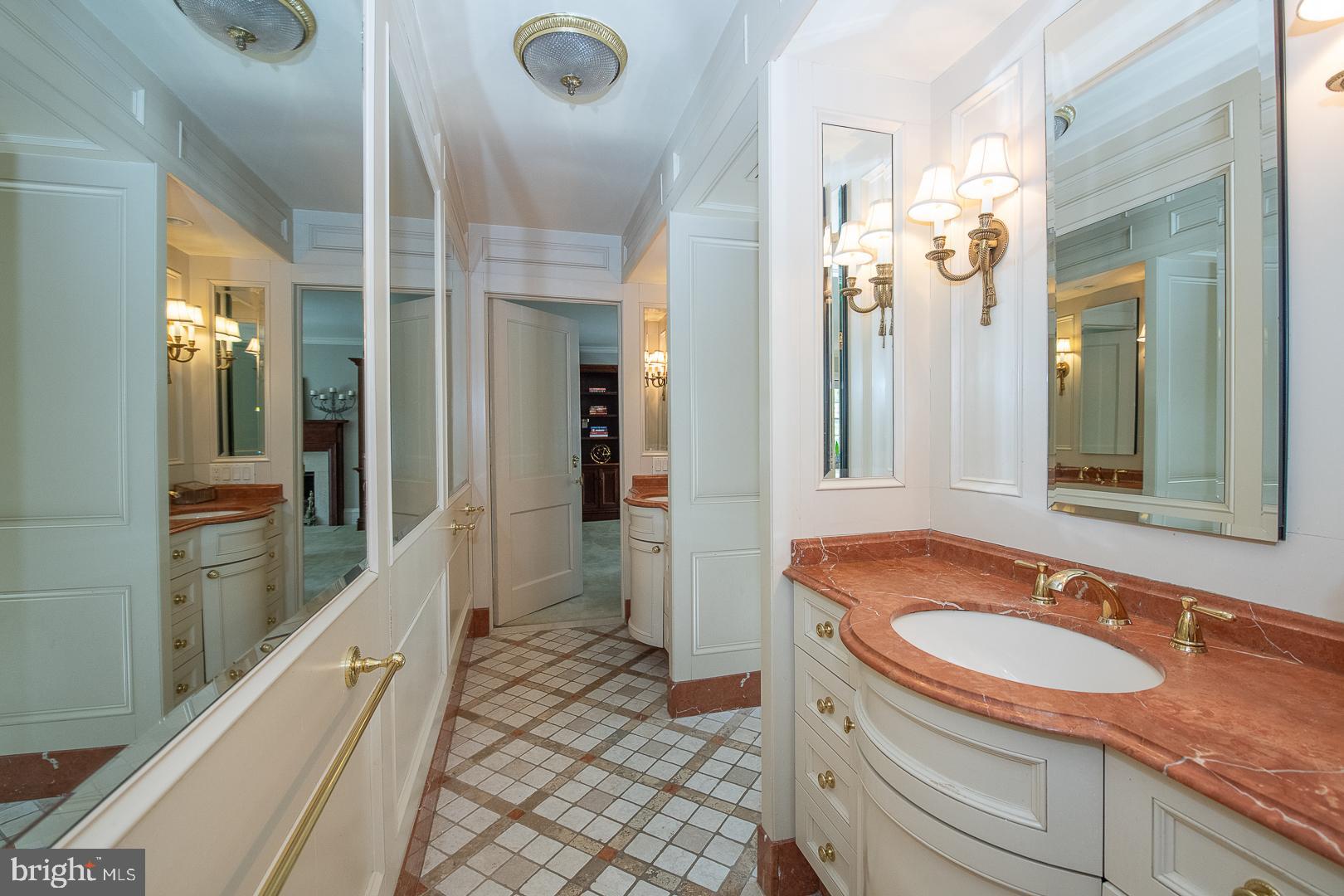 700 HAZELHURST AVENUE