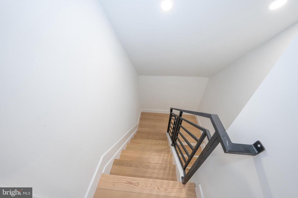 314 N ESSEX AVENUE