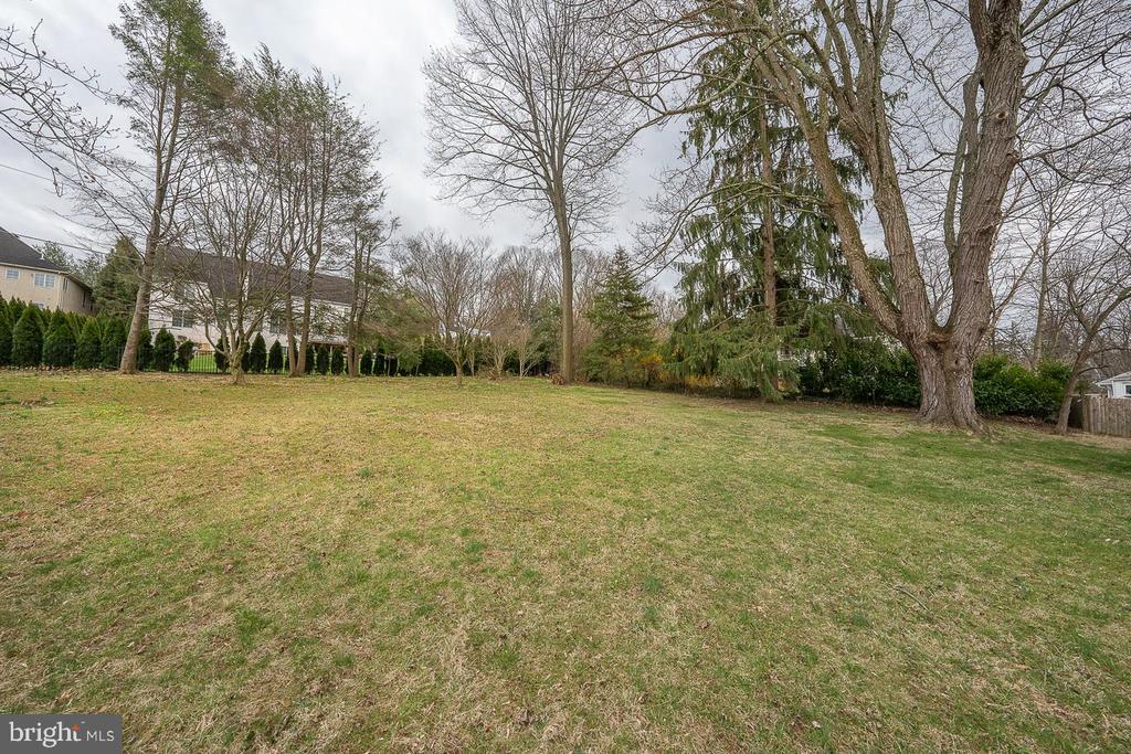 437 MEADOWCROFT ROAD