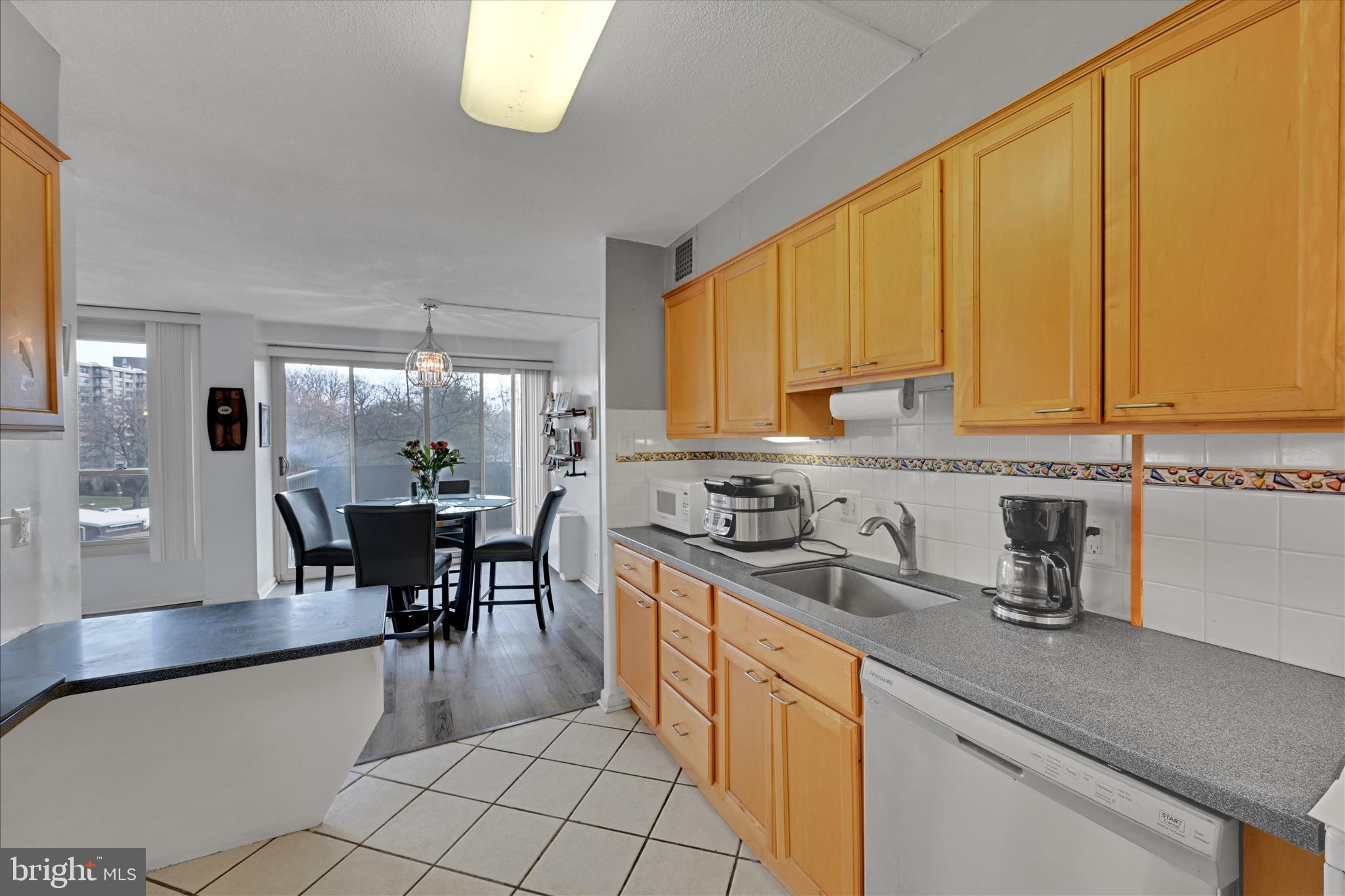 1001 CITY AVENUE WA-203