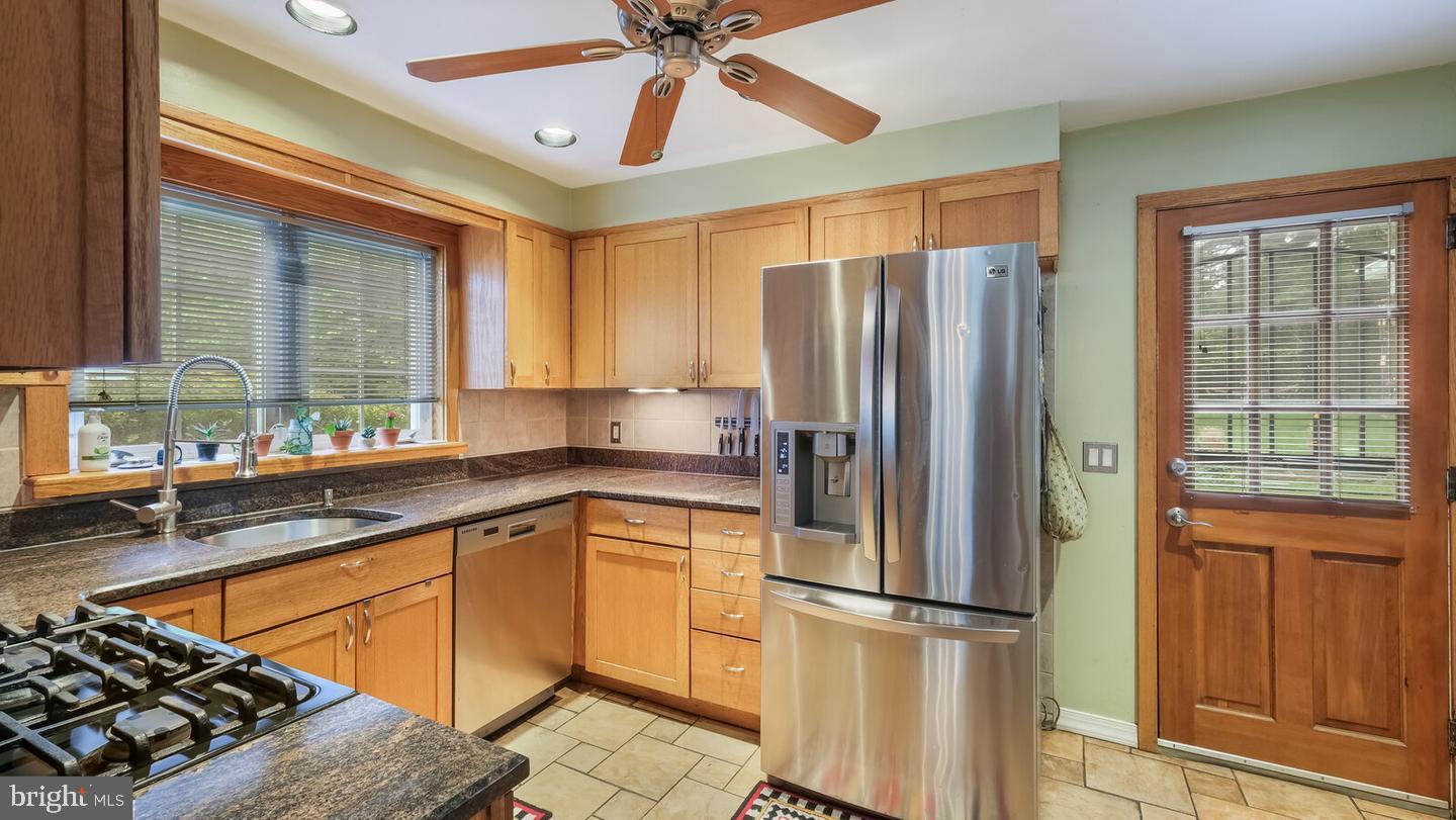 646 GREEN BRIAR ROAD