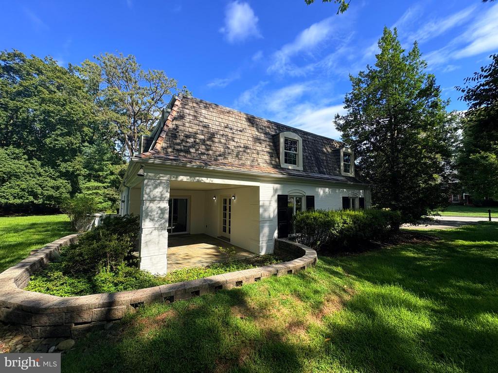 4103 LAUREL DRIVE