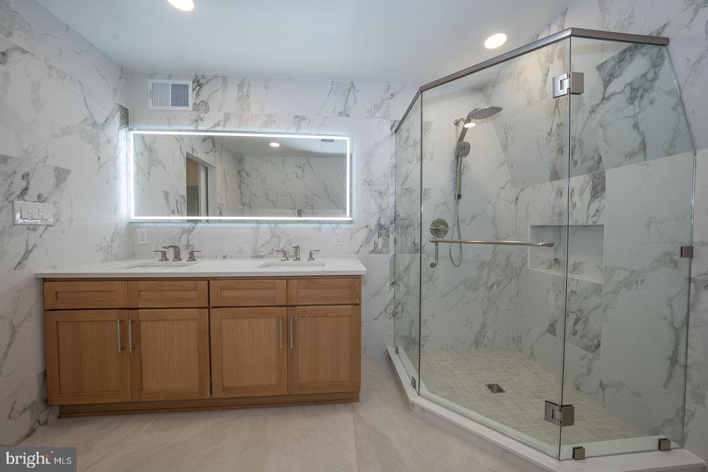 4103 LAUREL DRIVE