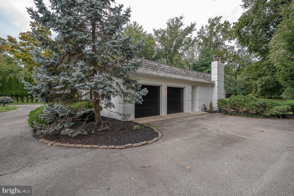 4103 LAUREL DRIVE