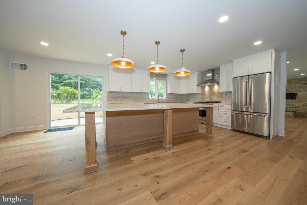 4103 LAUREL DRIVE