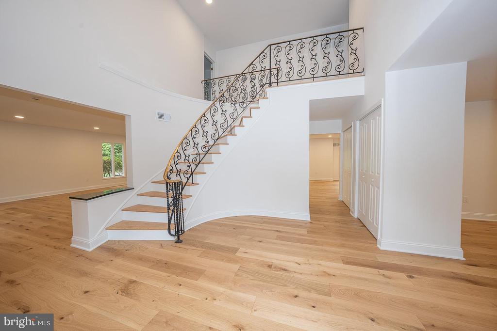 4103 LAUREL DRIVE