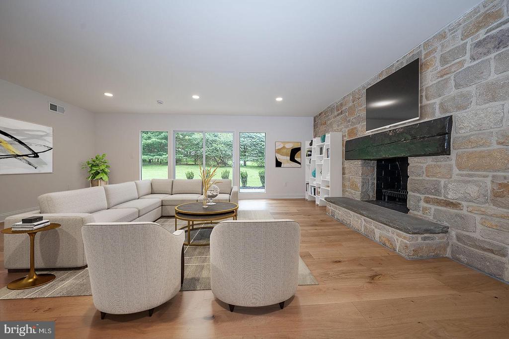 4103 LAUREL DRIVE