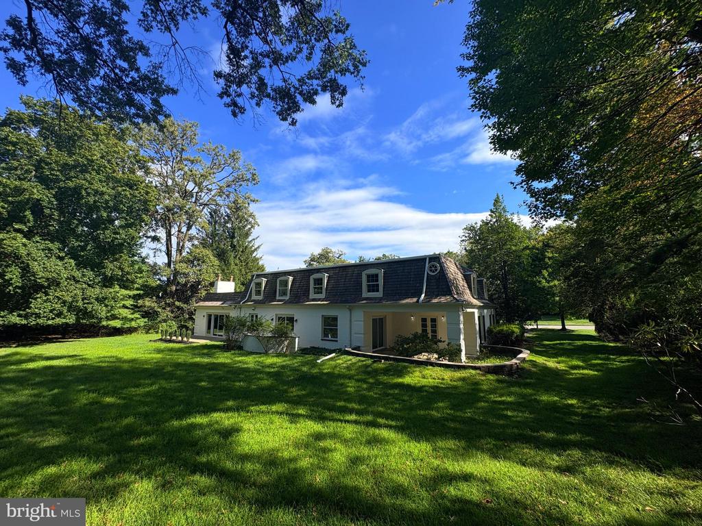 4103 LAUREL DRIVE