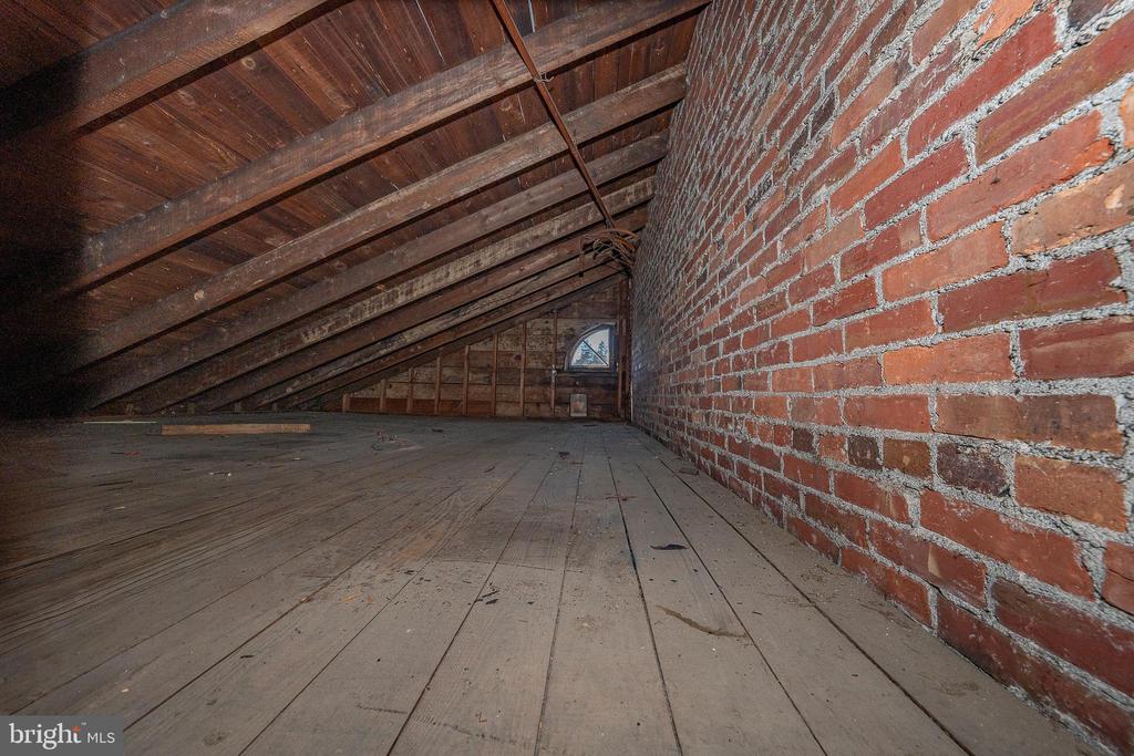 133 JEFFERSON AVENUE
