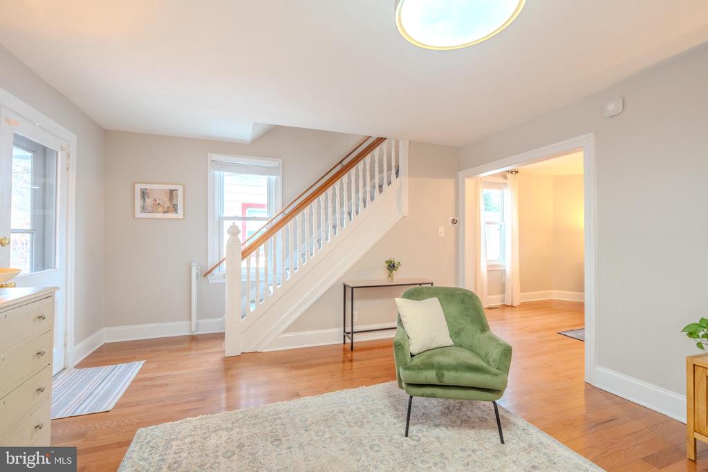 315 W SPRING AVENUE