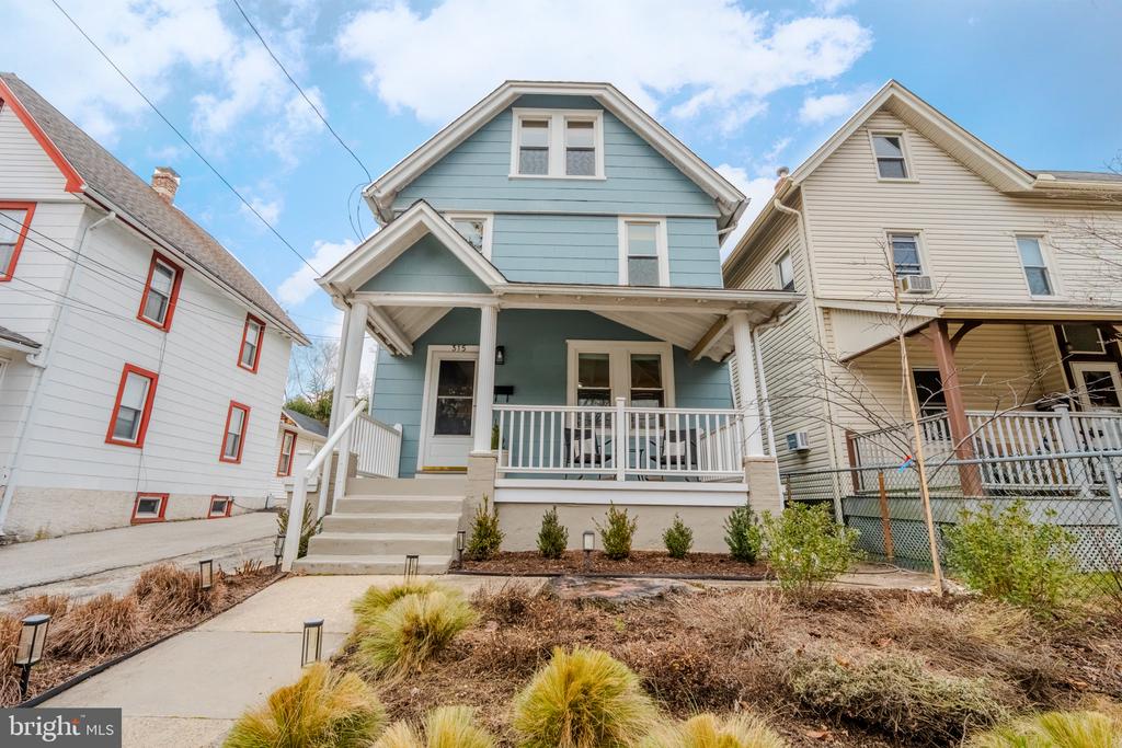 315 W SPRING AVENUE