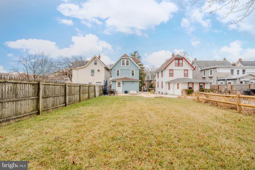315 W SPRING AVENUE
