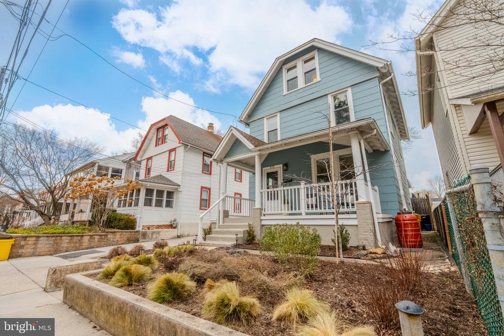 315 W SPRING AVENUE