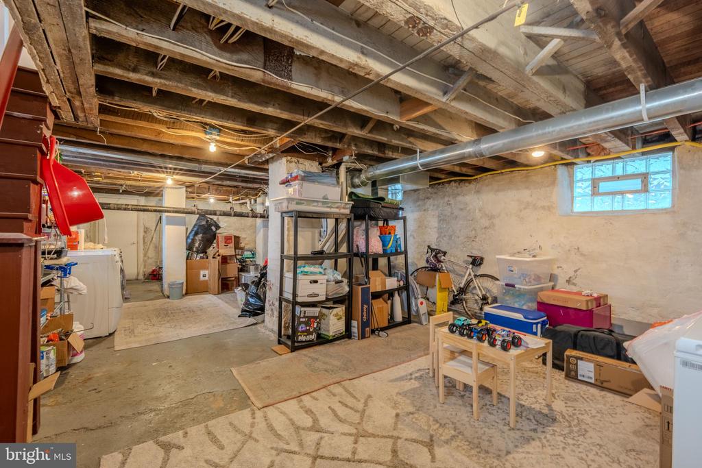 315 W SPRING AVENUE