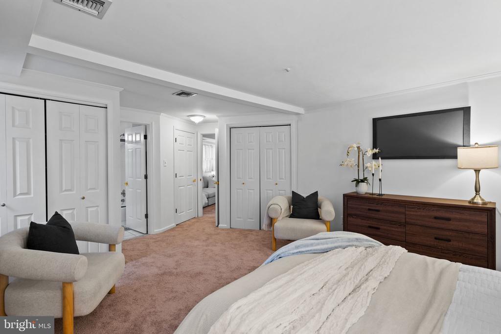 237 MONTGOMERY AVENUE 1-L