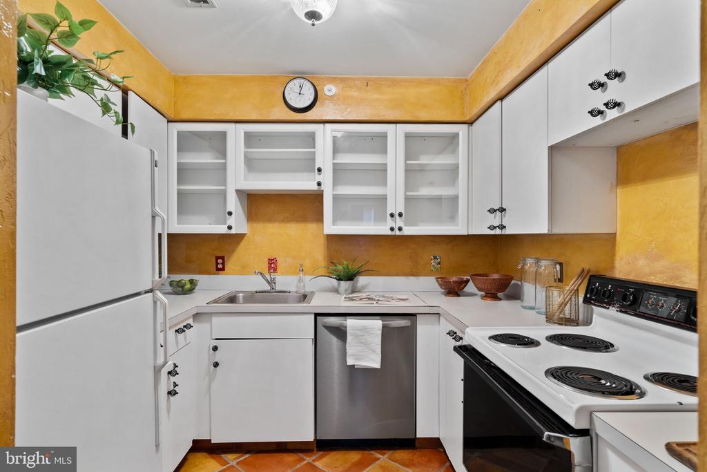 237 MONTGOMERY AVENUE 1-L