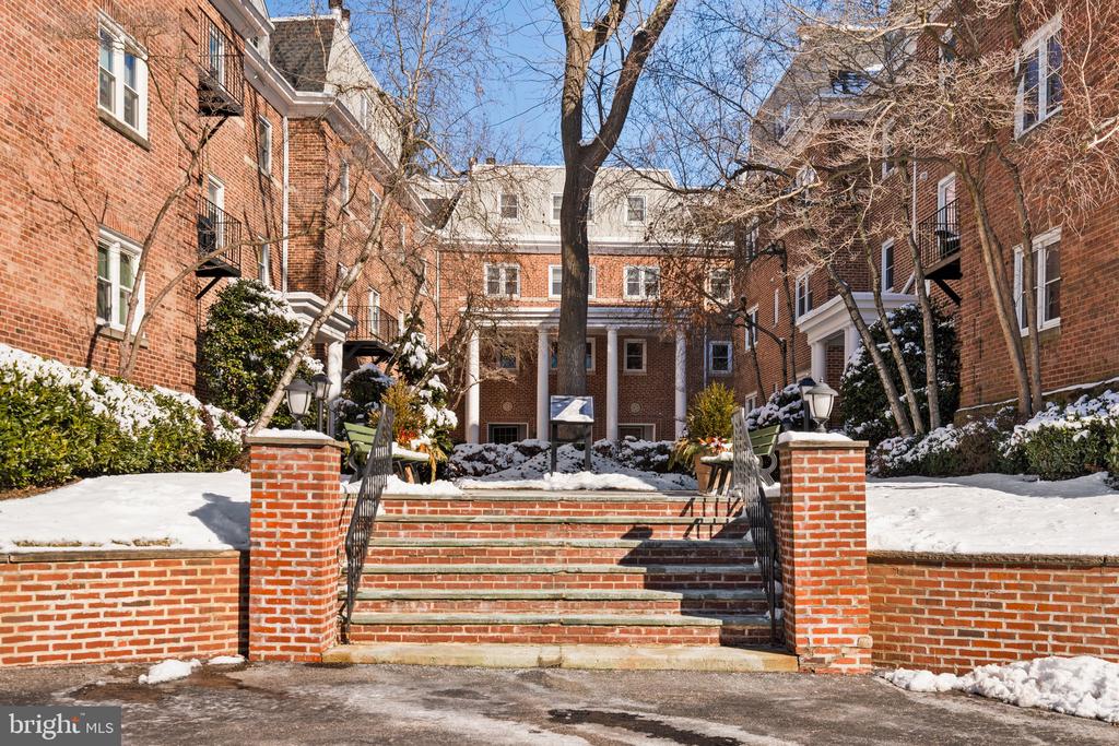 237 MONTGOMERY AVENUE 1-L