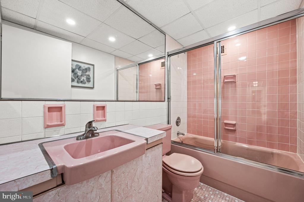 1001 CITY AVENUE W-113