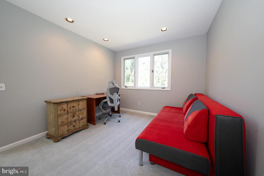 1288 BOBARN DRIVE