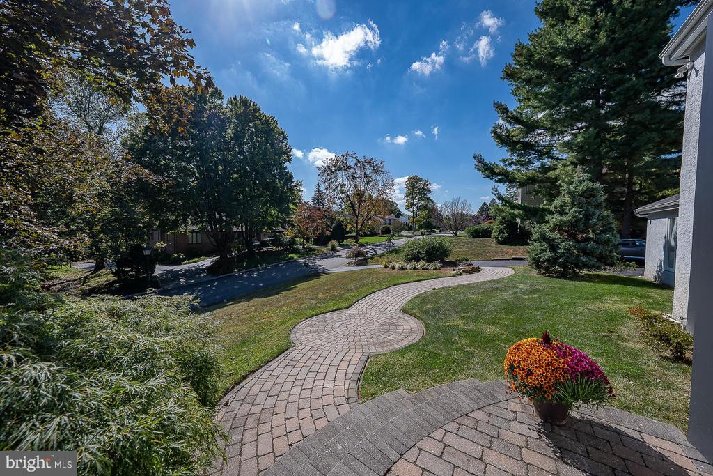 1288 BOBARN DRIVE