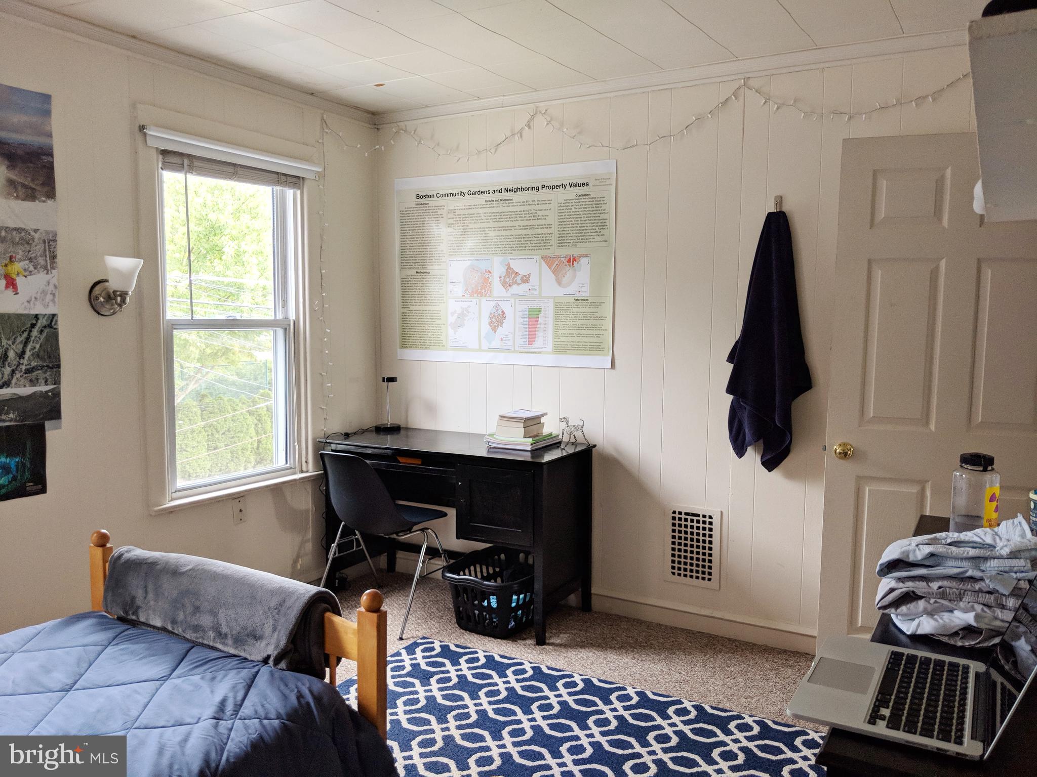 728 W RAILROAD AVENUE