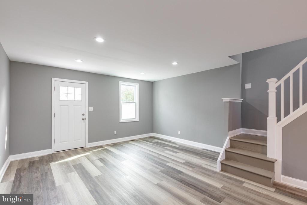 454 OLD ELM STREET
