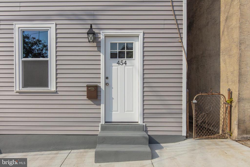 454 OLD ELM STREET