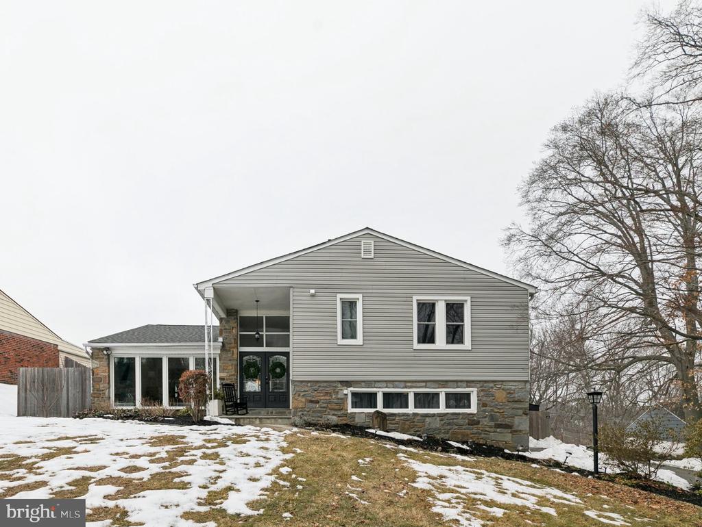 1304 GAINSBORO CIRCLE