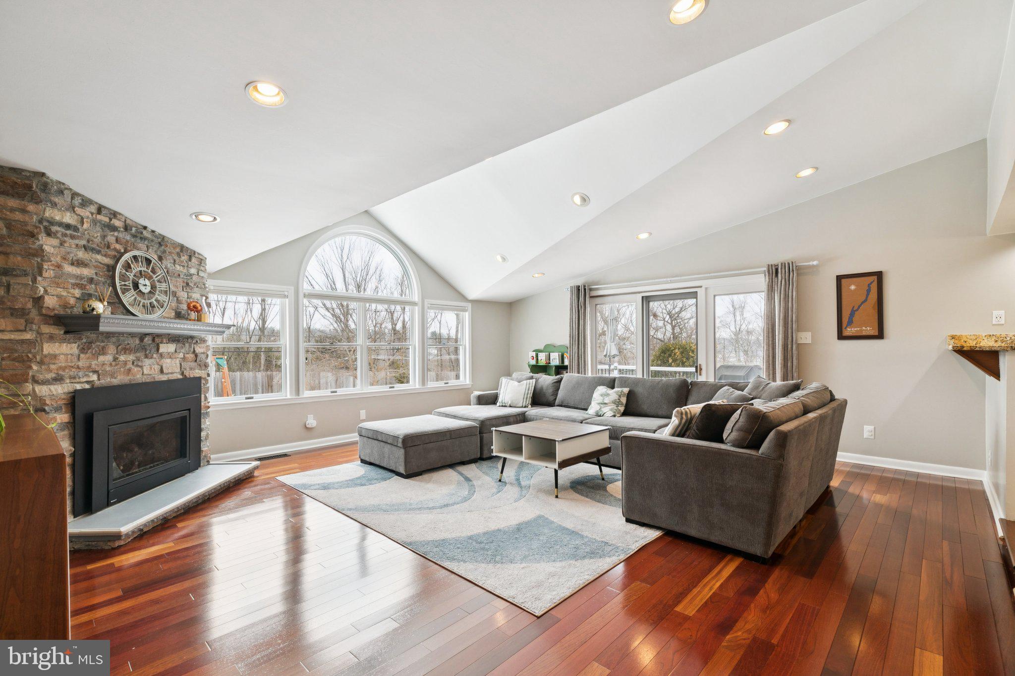 1304 GAINSBORO CIRCLE