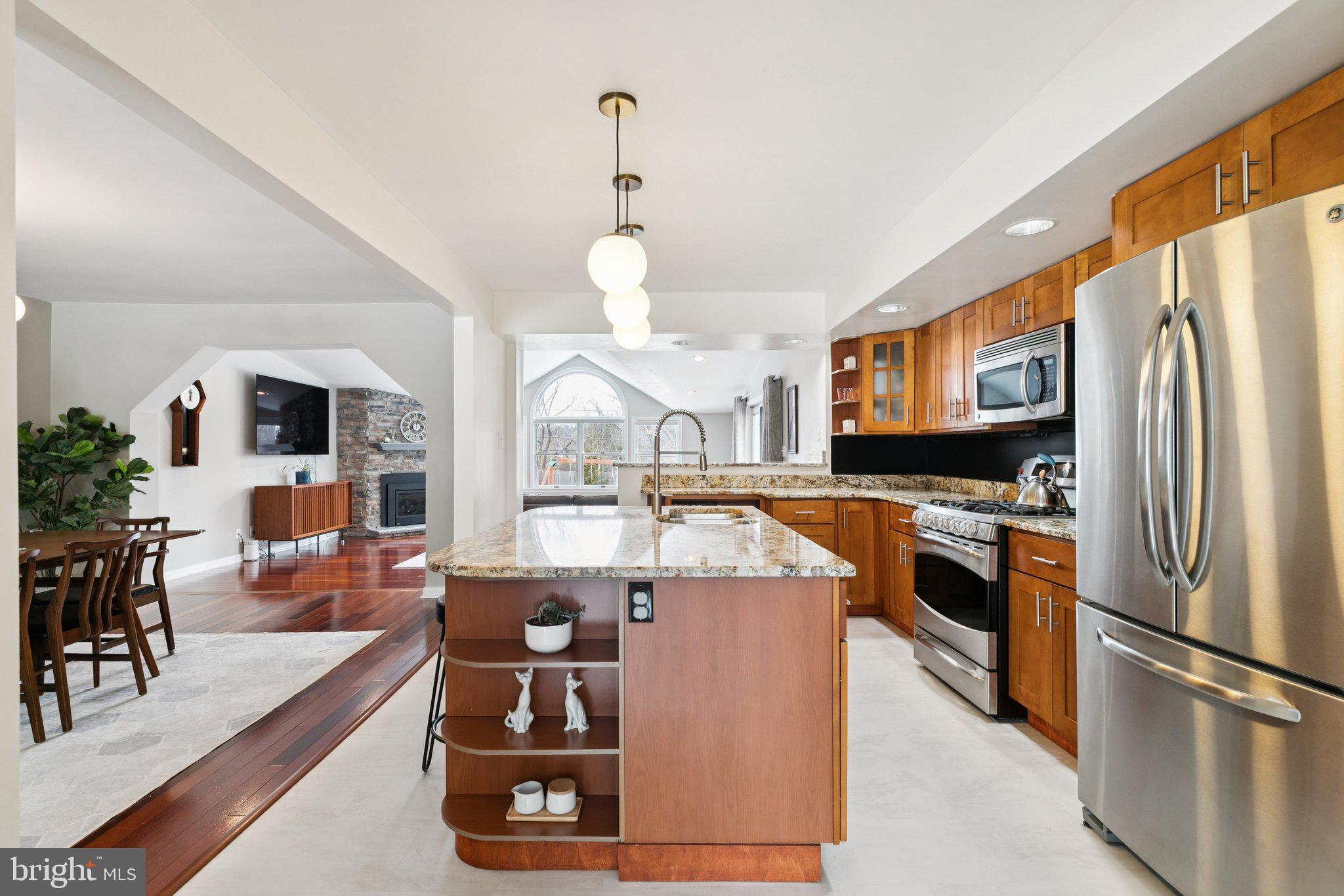 1304 GAINSBORO CIRCLE