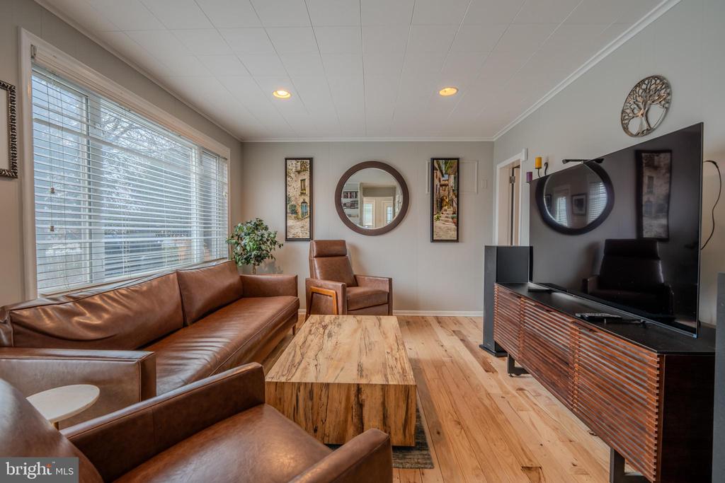 1522 KNOX ROAD