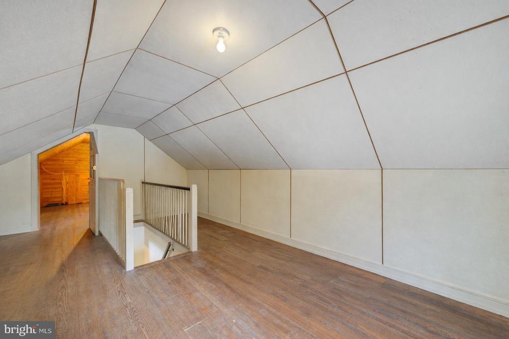 435 GARDEN LANE