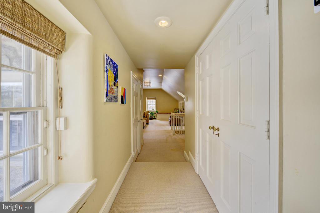 435 GARDEN LANE