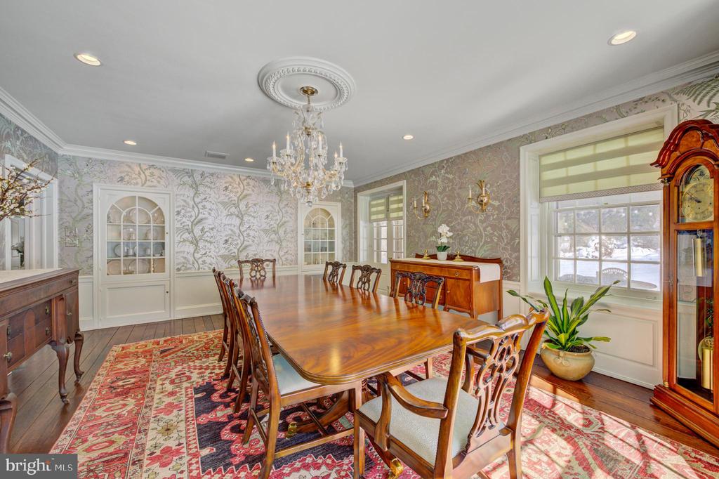 435 GARDEN LANE