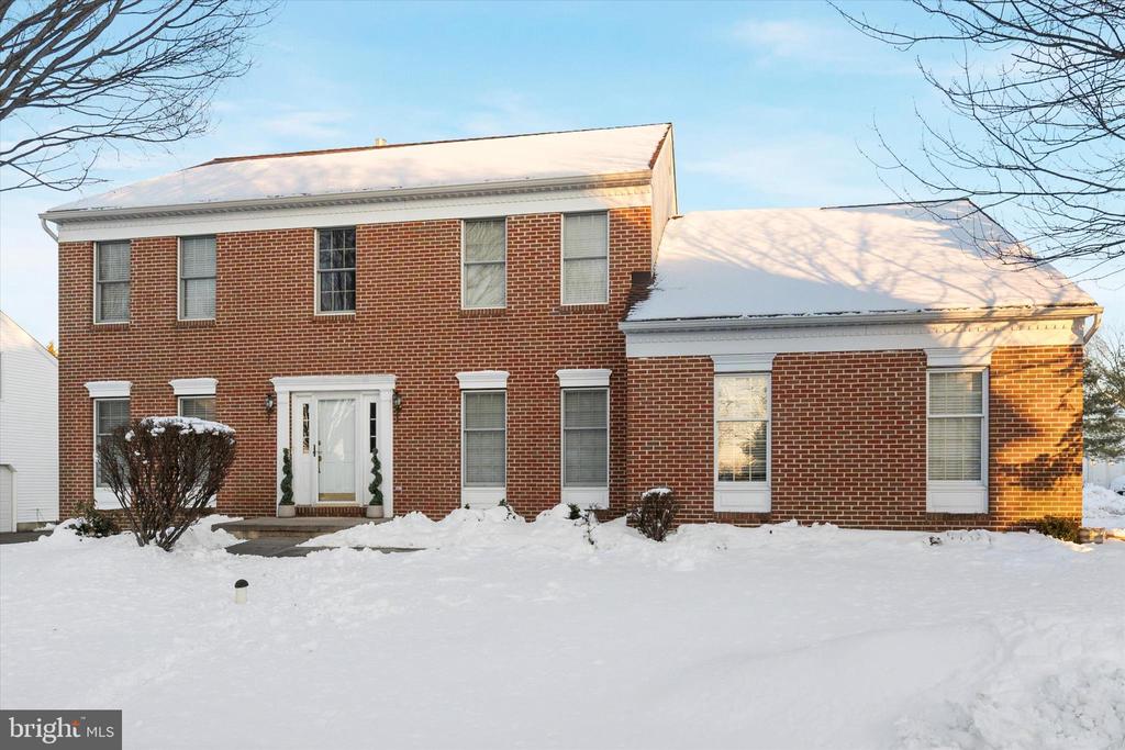 218 HAZELTINE CIRCLE