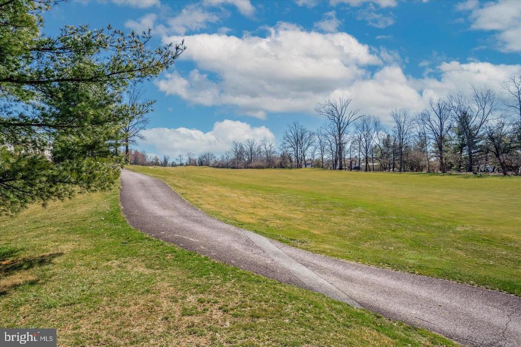 218 HAZELTINE CIRCLE