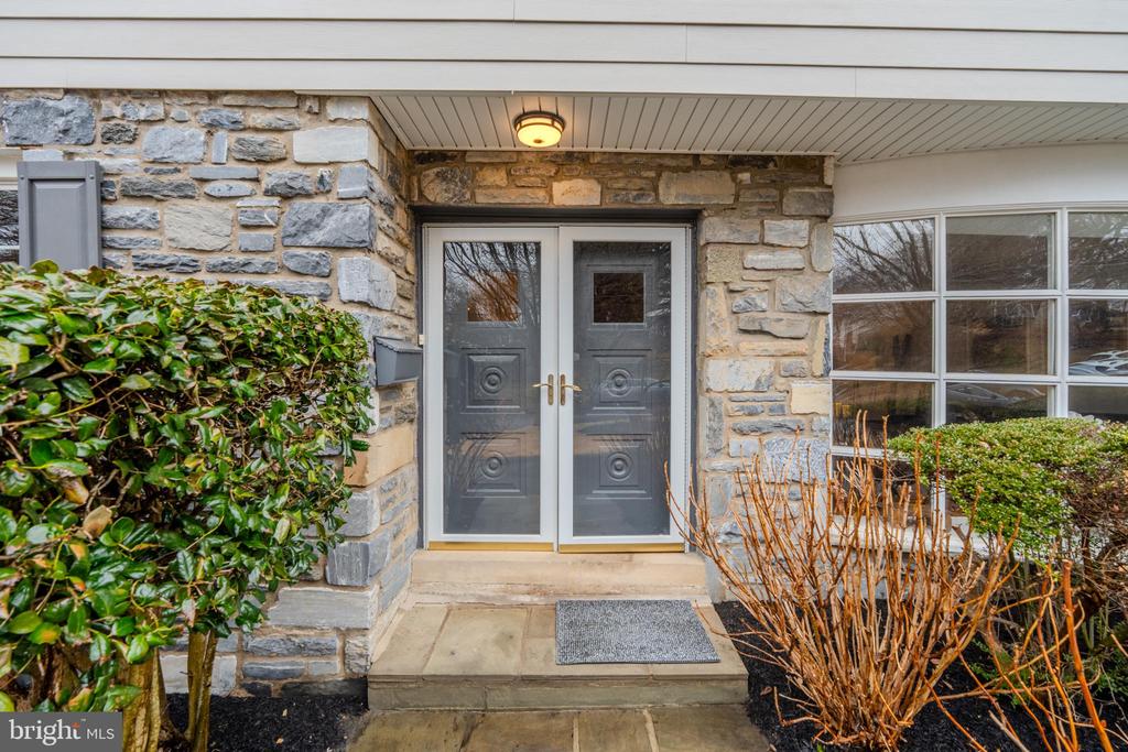 504 SABINE CIRCLE