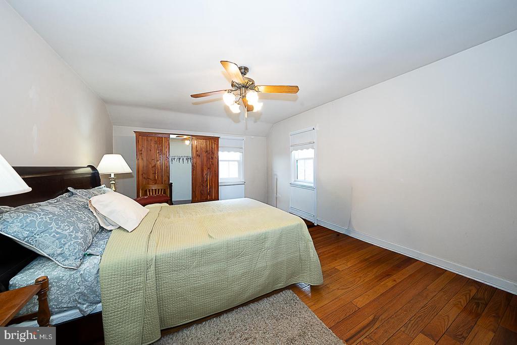1504 WYNNEWOOD ROAD
