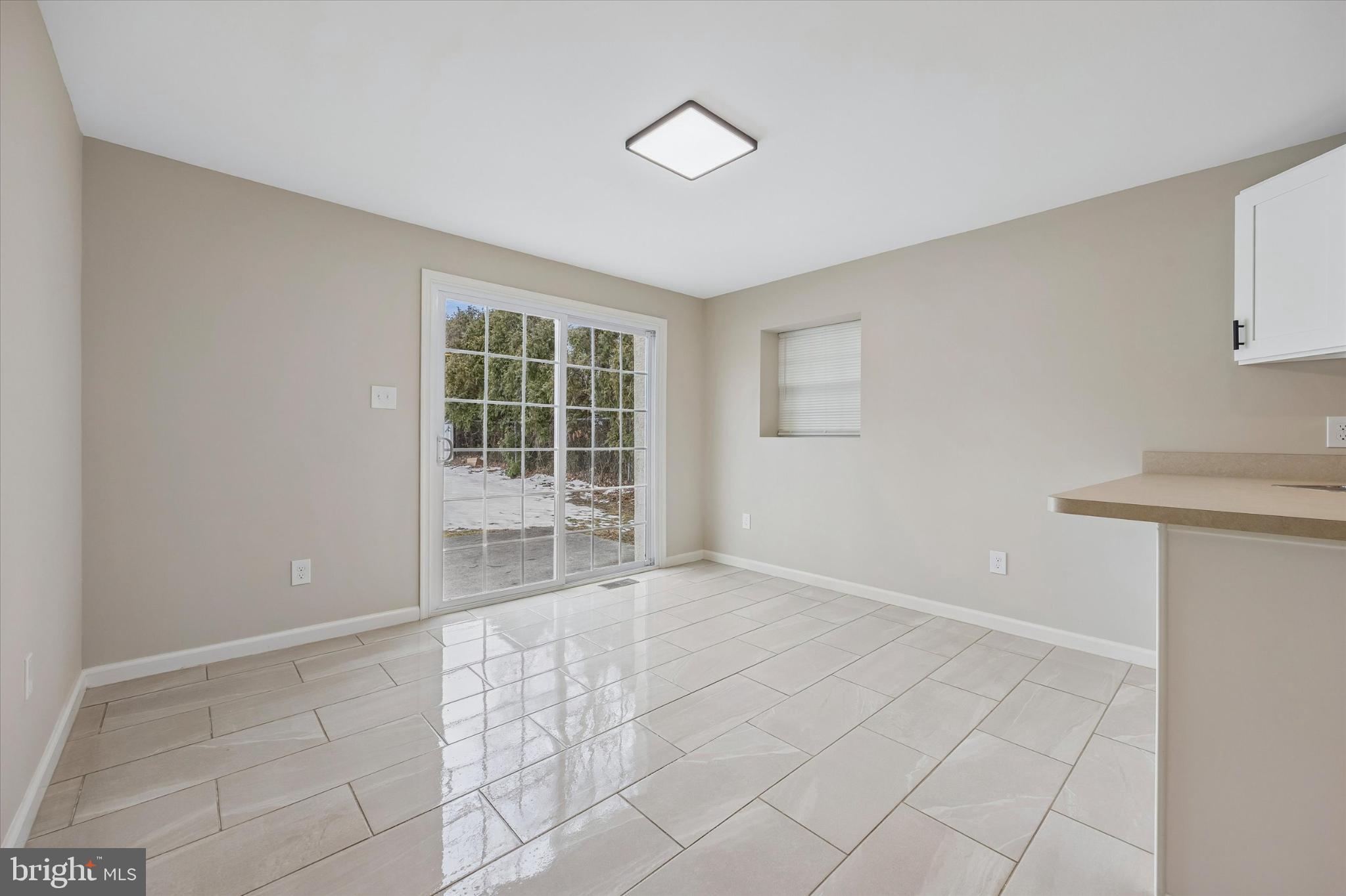 431 LOGAN AVENUE 2