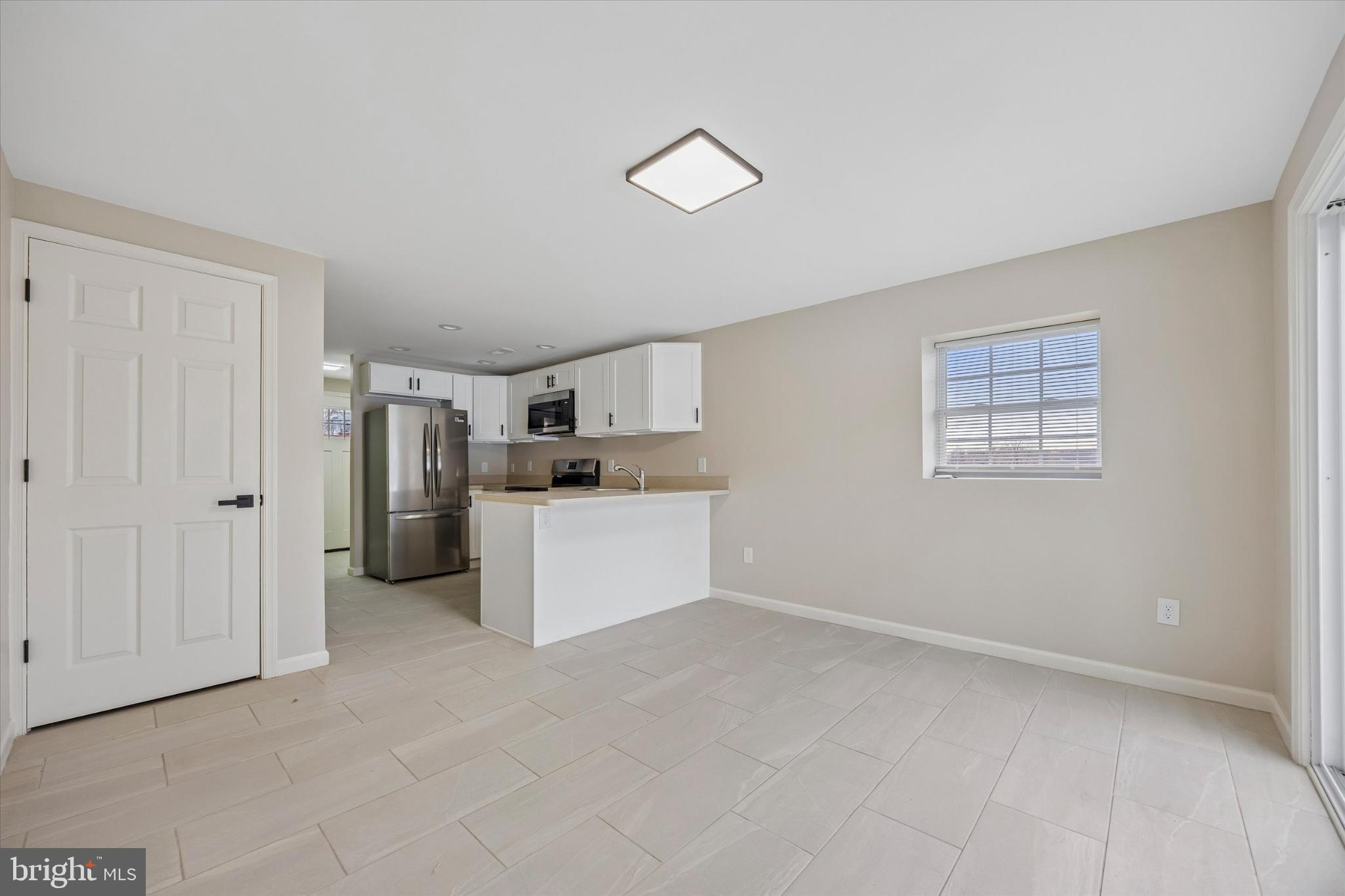 431 LOGAN AVENUE 2