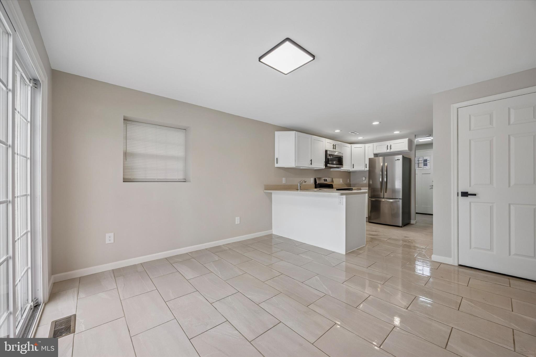 431 LOGAN AVENUE 2