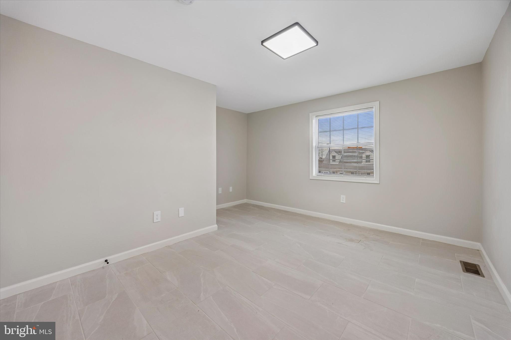 431 LOGAN AVENUE 2
