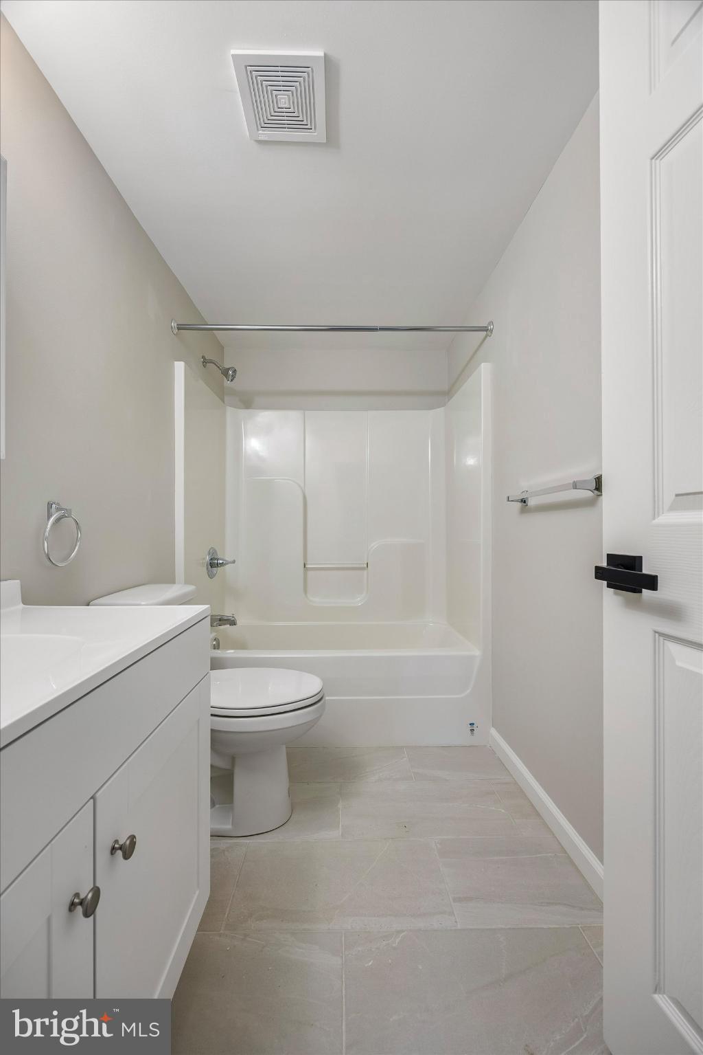 431 LOGAN AVENUE 2