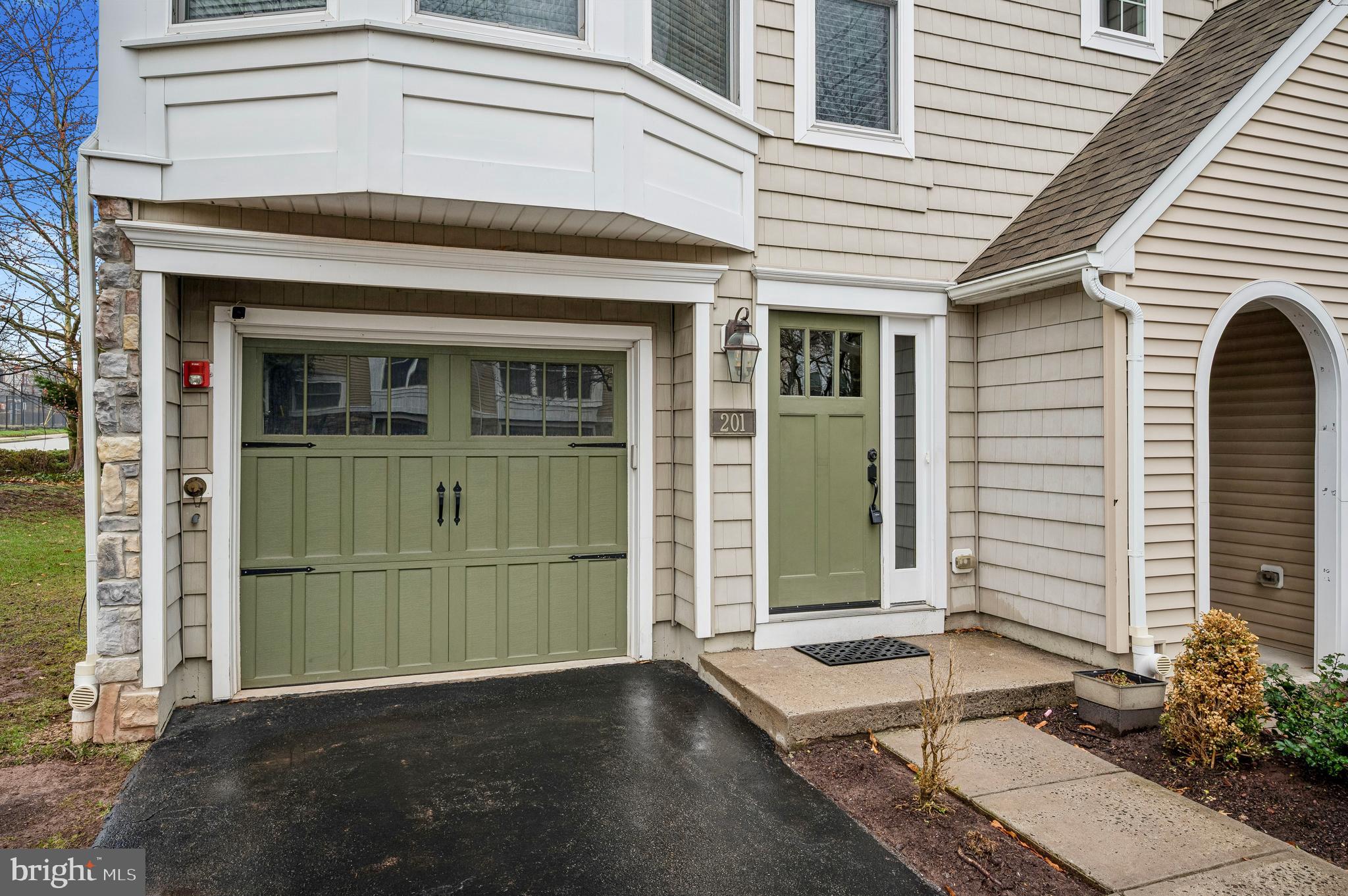 201 COBBLESTONE DRIVE