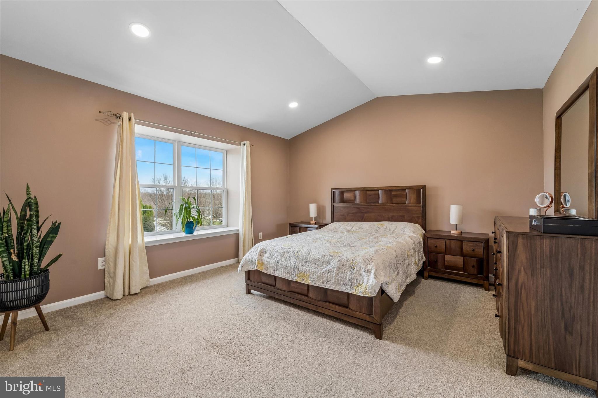 34 GRAYMONT CIRCLE