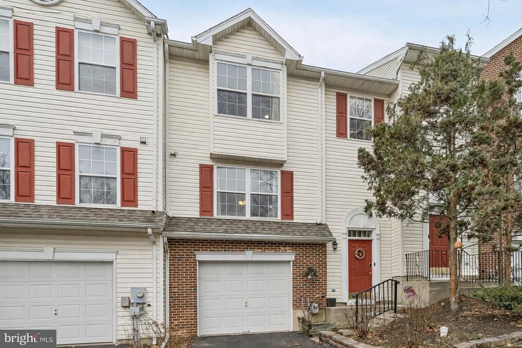 34 GRAYMONT CIRCLE