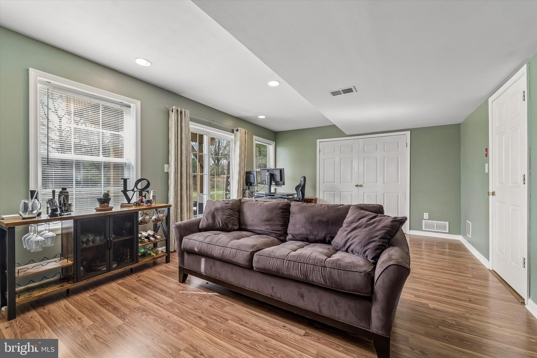 34 GRAYMONT CIRCLE