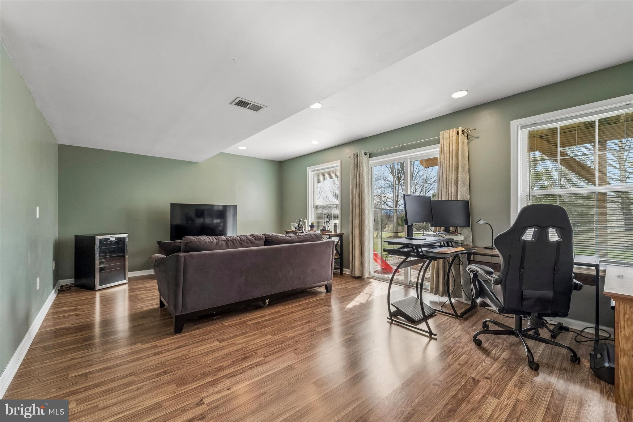 34 GRAYMONT CIRCLE