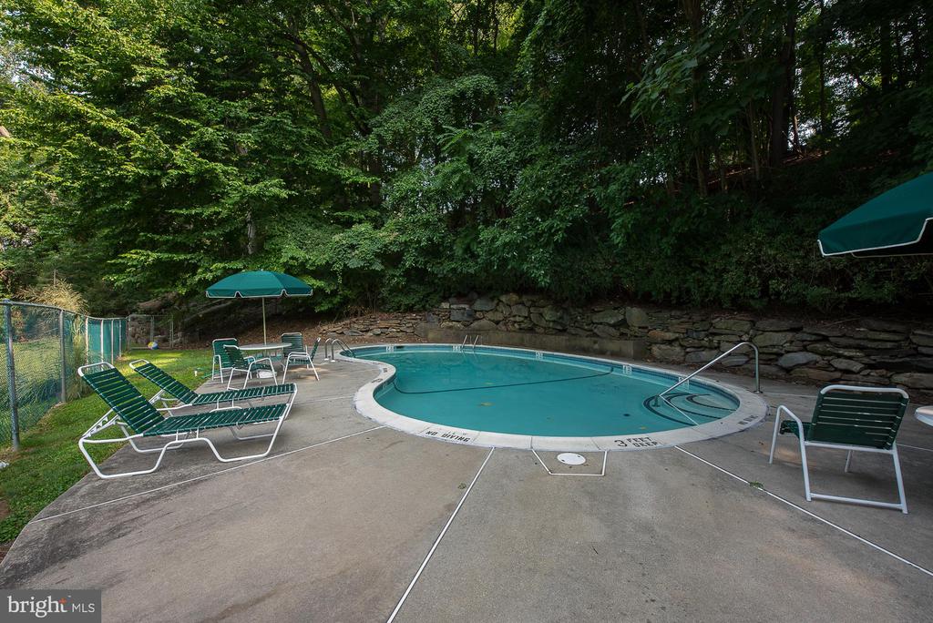 19 ROCK HILL ROAD 1-G